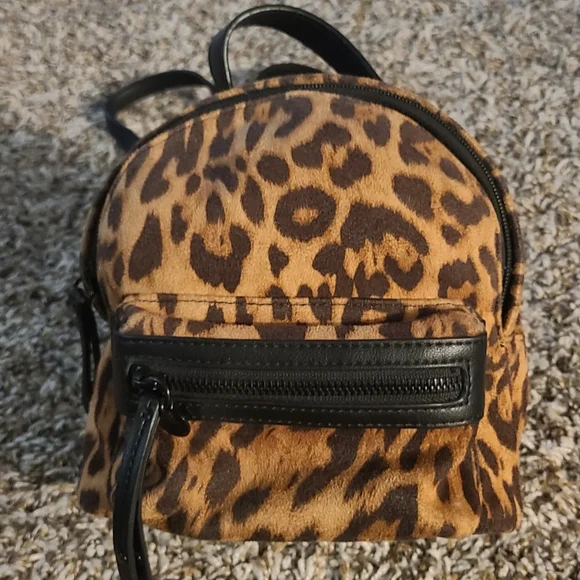 north face backpack with rose gold Rose Gold Black North Face Backpacks The North Face Jester Backpack Black  Rose Mercari